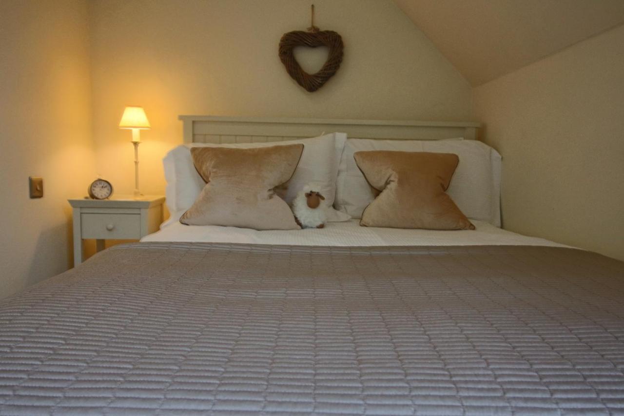 Frith Farm House Cottages Newnham  外观 照片