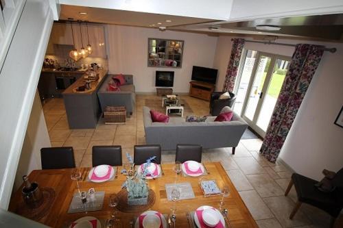Frith Farm House Cottages Newnham  外观 照片